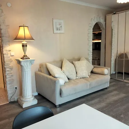 Apartment Mit Balkon Neumuenster